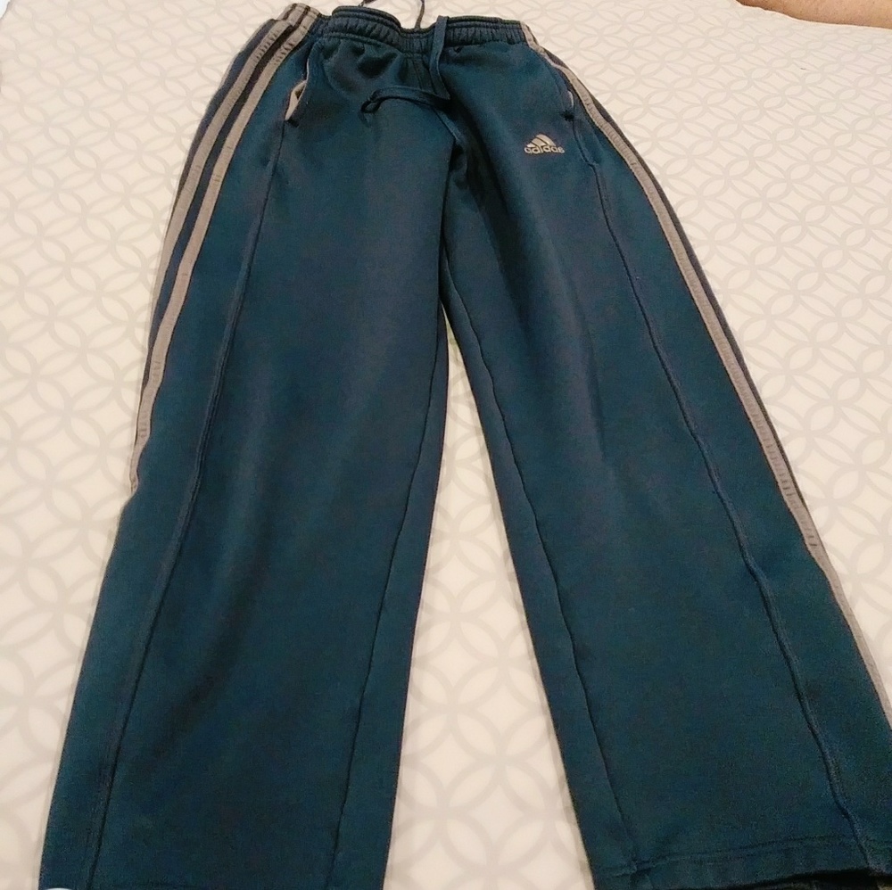 Cloths - Picture 1 of 8